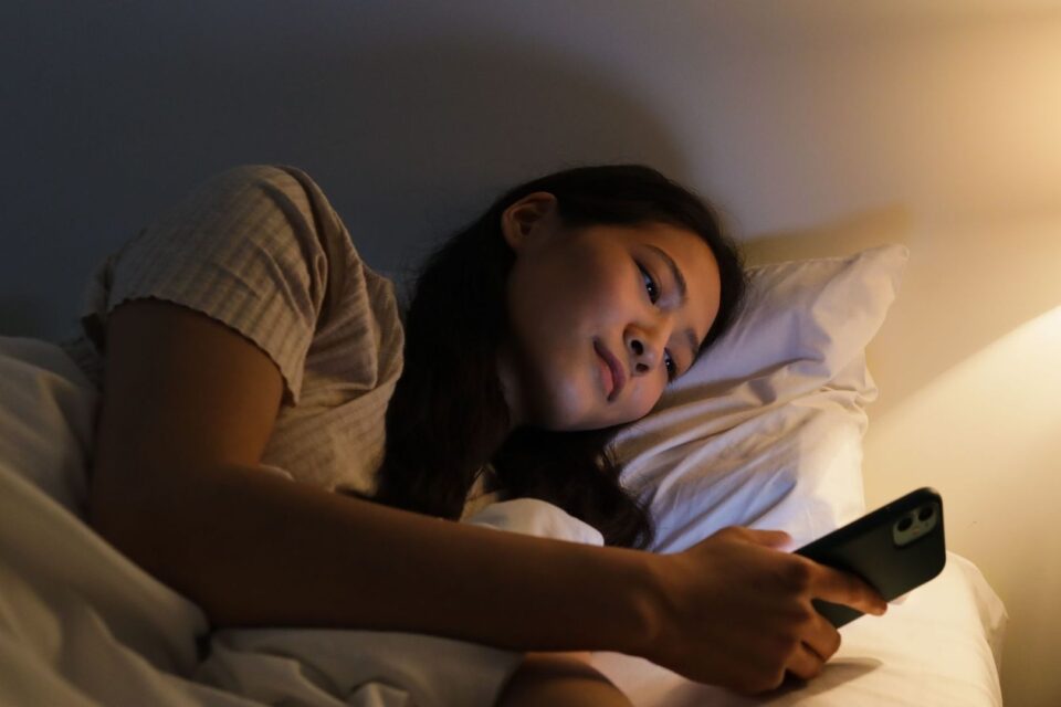 How to Build Teen Bedtime Screen Curfews Using iPhone Focus Modes Instead of Lockouts
